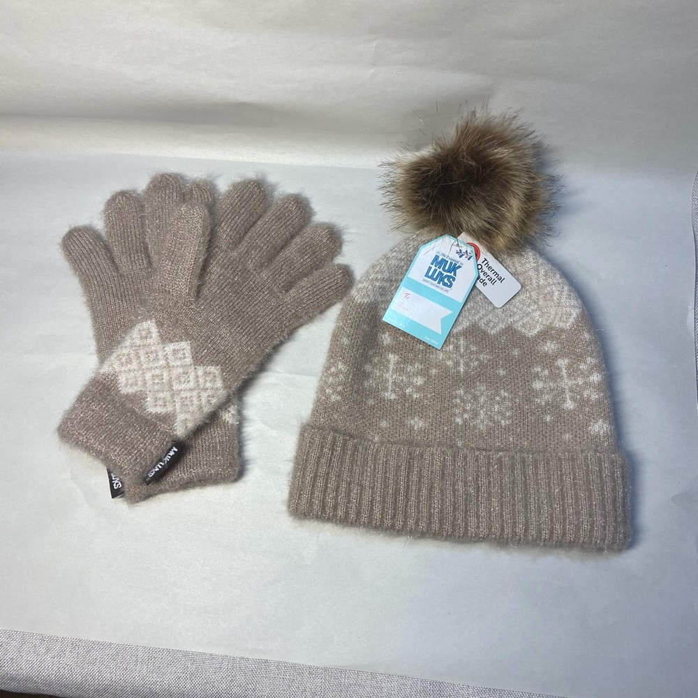 - WOMEN'S MIXED YARN BEANIE AND MITTEN SET